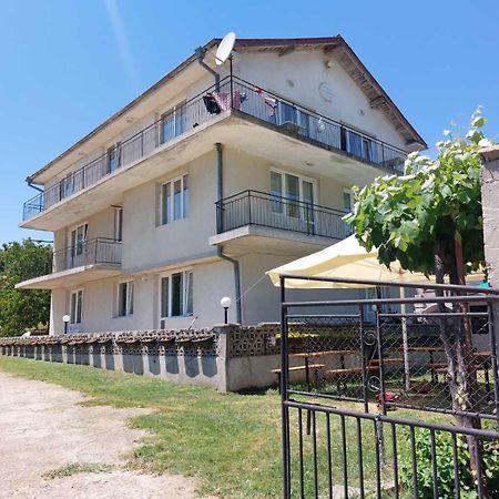Krimski Guest House And Bungalows Byala  Dış mekan fotoğraf