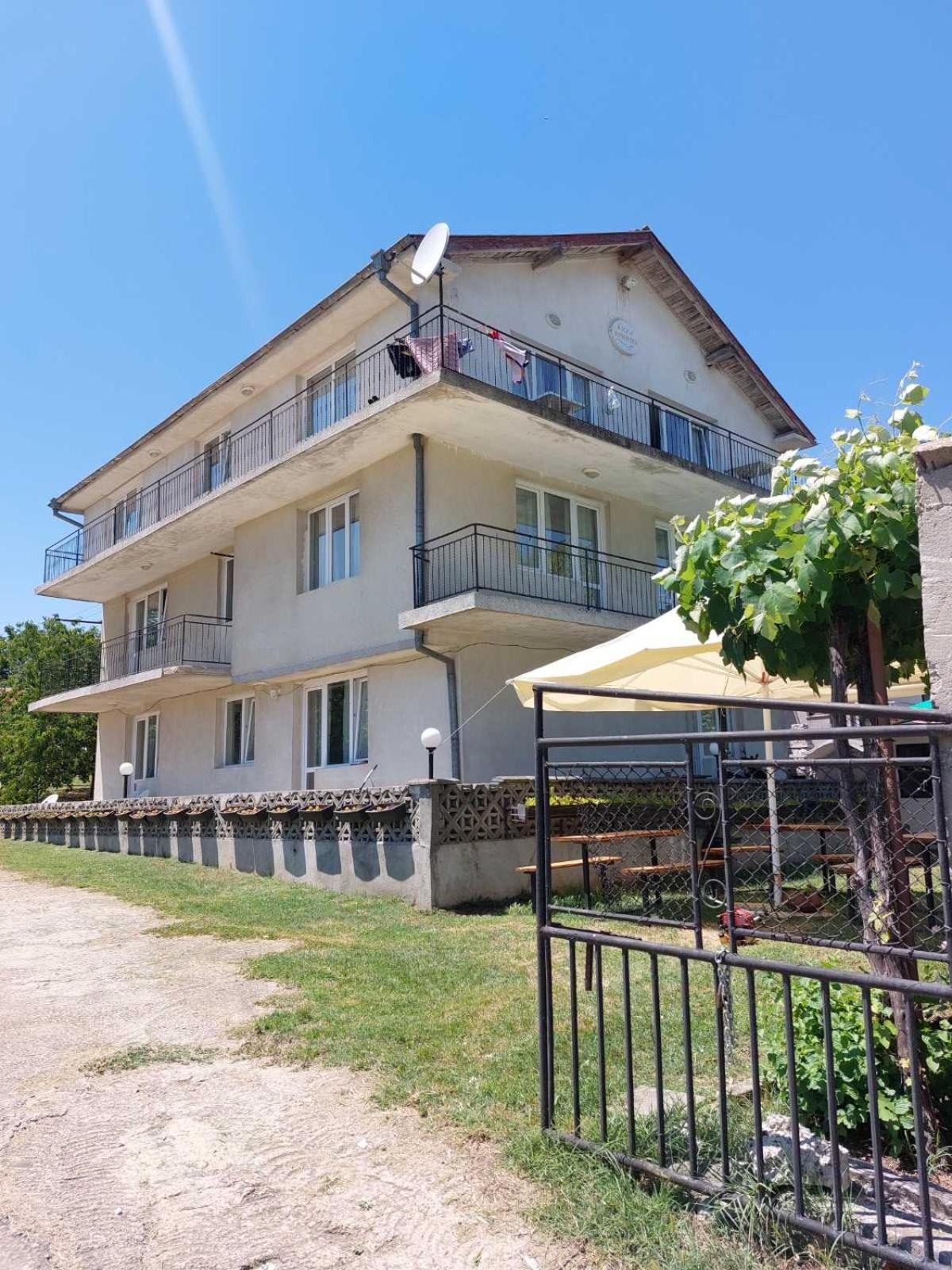 Krimski Guest House And Bungalows Byala  Dış mekan fotoğraf